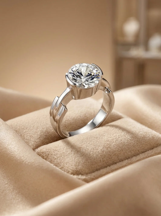 Lumière Solitaire Ring